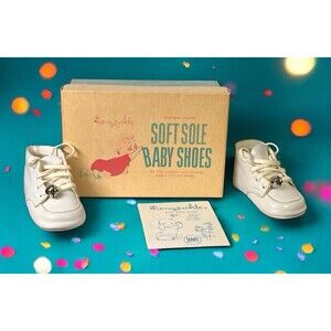 Vintage Honeysuckle Baby Shoes w/ Bells White Leather with Original Box Size 1